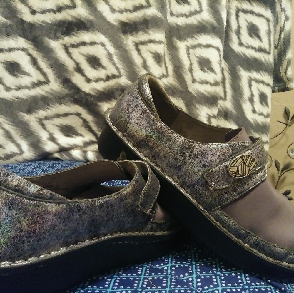 Alegria nursing shoes